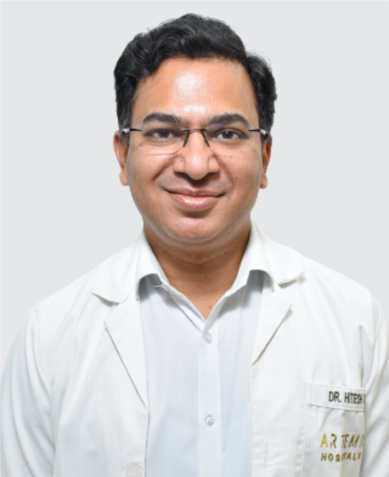 डा हितेश गर्ग - हेड - अर्थो स्पाइन सर्जरी